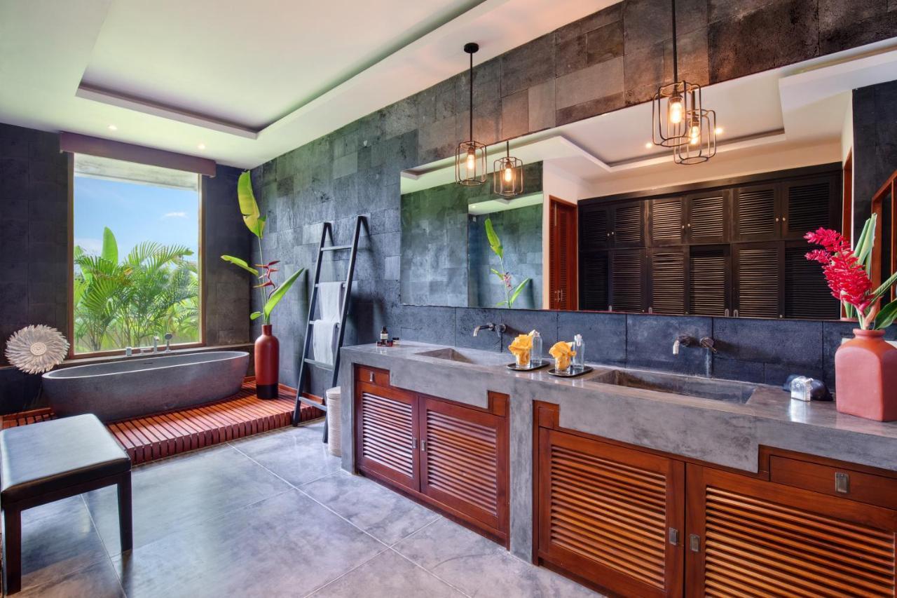 You Think You Know Canggu - Think Again! Stunning Large Luxxe 7Bed Villa ภายนอก รูปภาพ